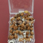 713_2284_olive_wood_rosary_r19c80ea